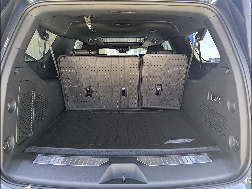 New 2026 Chevrolet Suburban RST w/ Advanced Technology Package AWD/4WD image 18