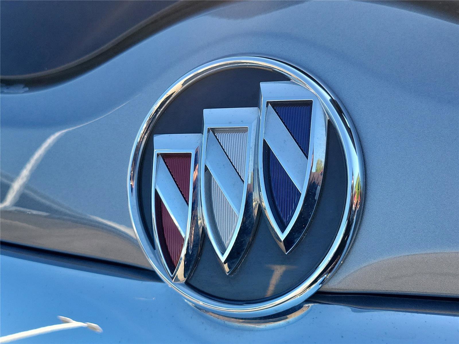 Used 2024 Buick Enclave Essence w/ Sport Touring Edition image 7