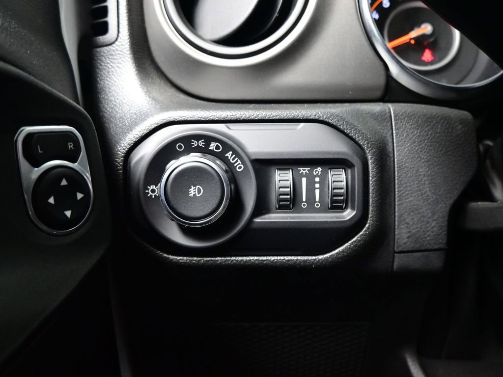 Used 2022 Jeep Wrangler Unlimited Sport image 18