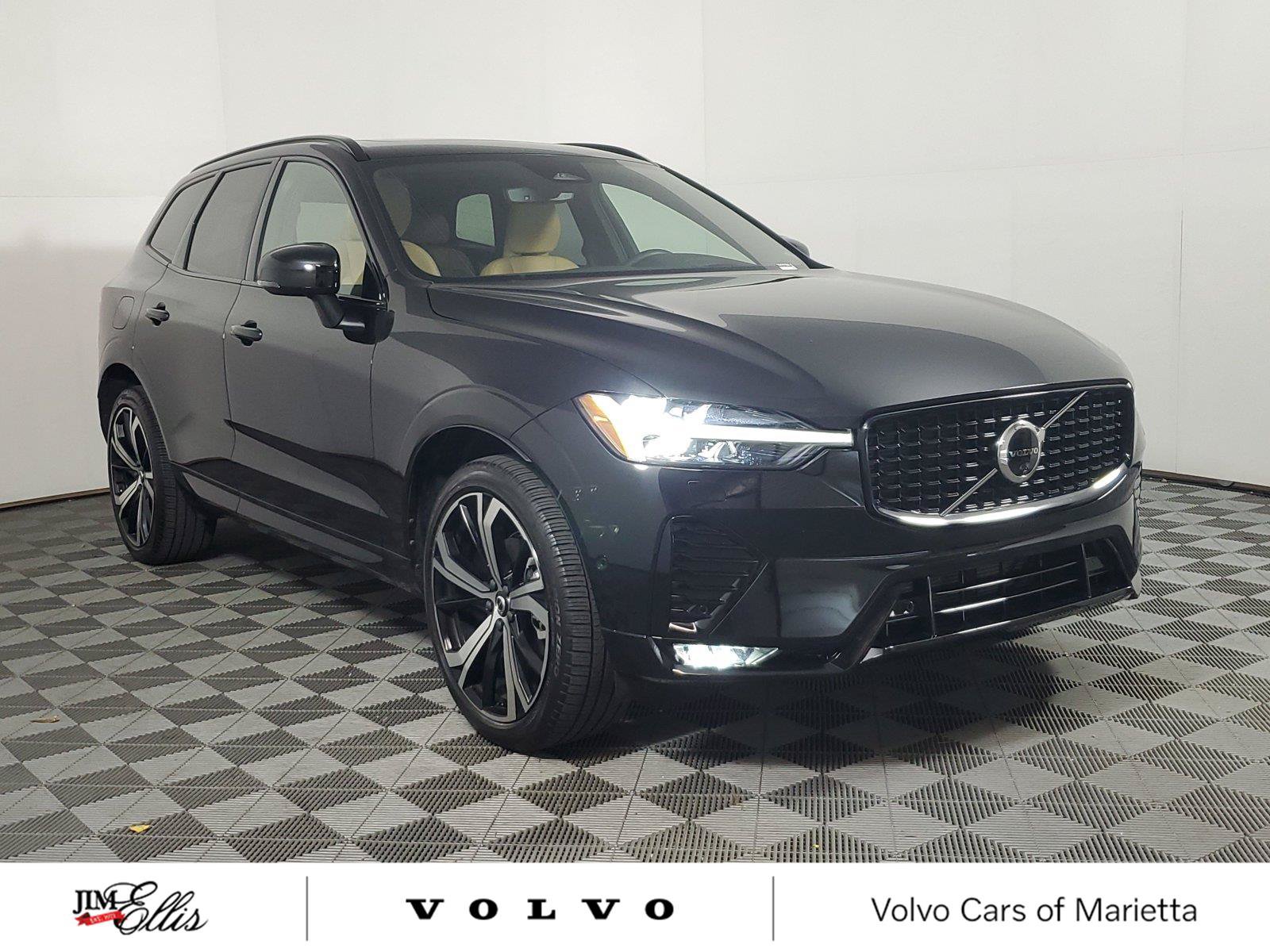 Used 2025 Volvo XC60 B5 Ultra w/ Protection Package Premier