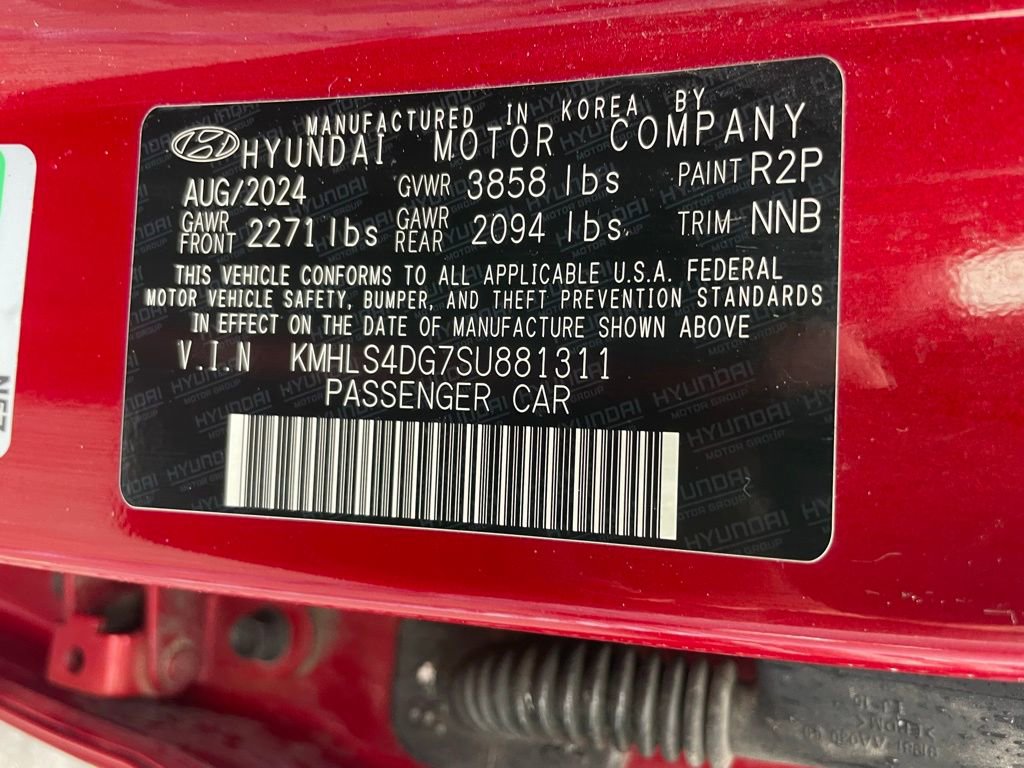 Used 2025 Hyundai Elantra SEL FWD image 42