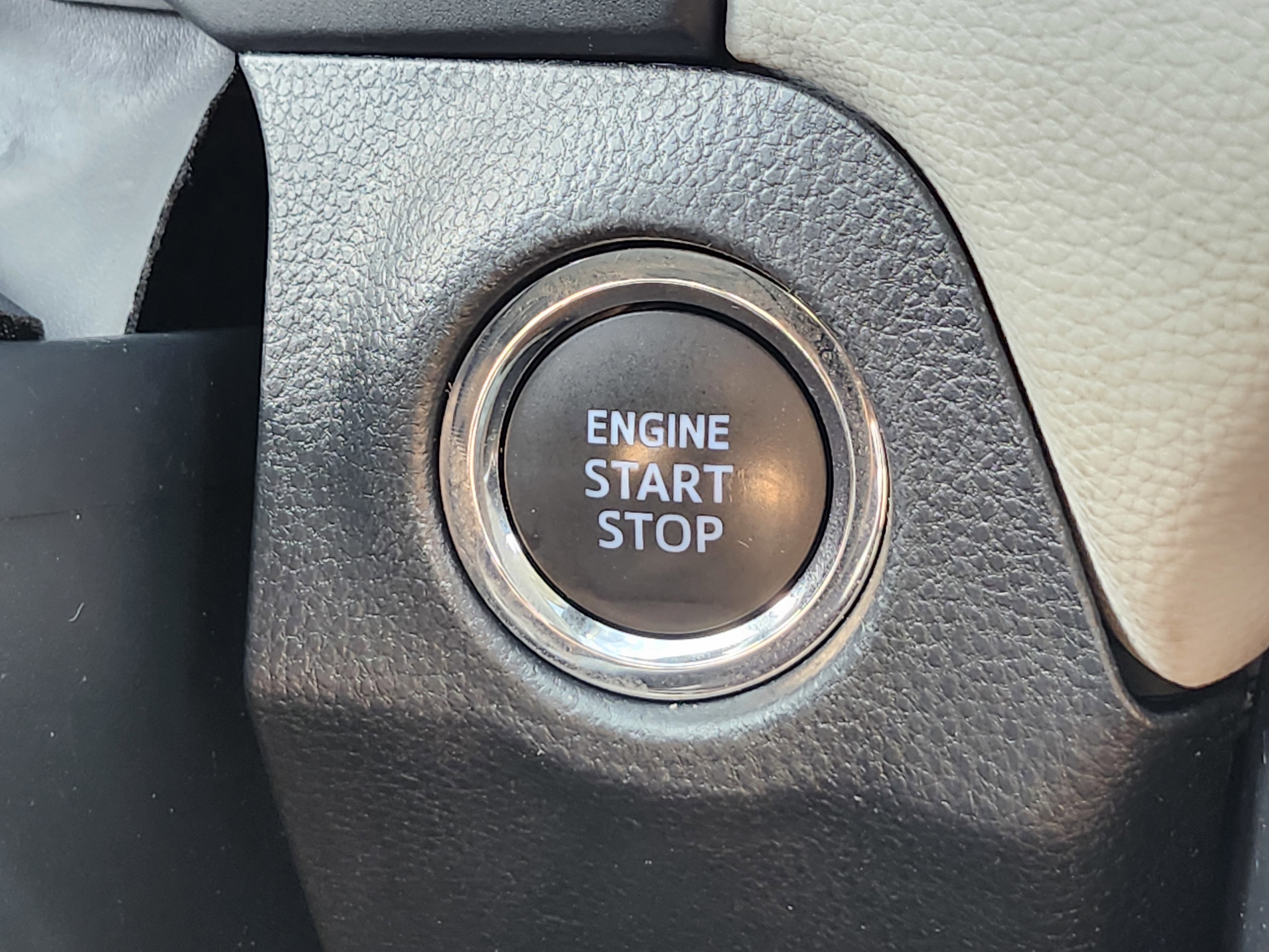 Used 2021 Toyota RAV4 XLE image 25