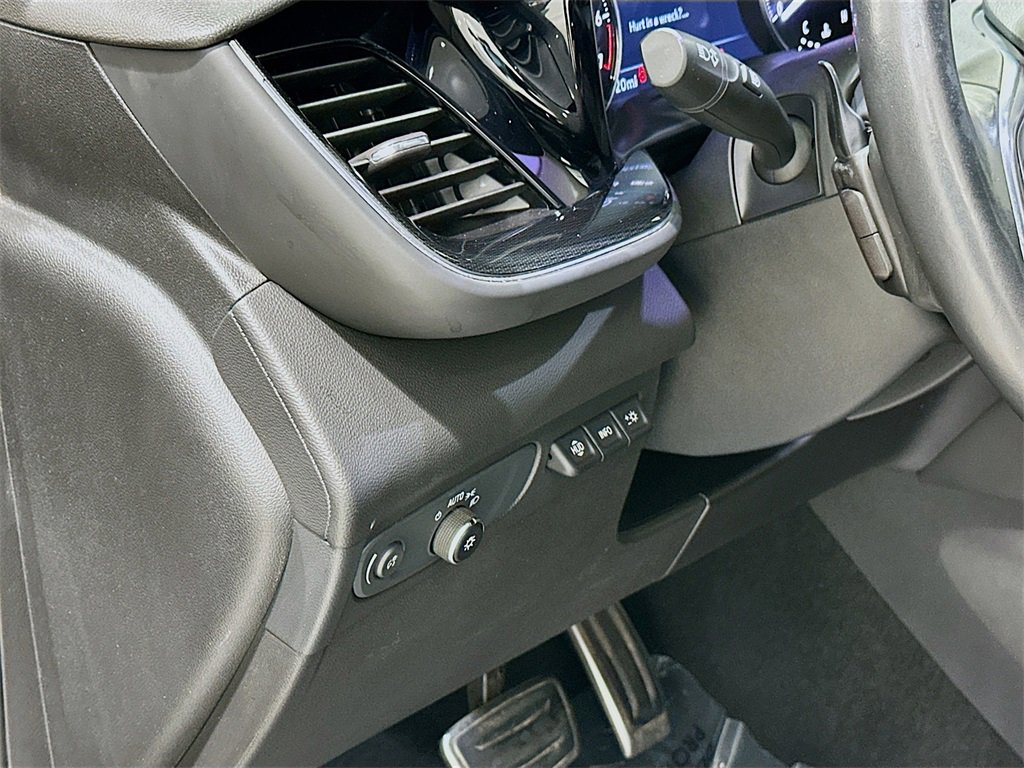 Used 2022 Buick Envision Essence w/ Technology Package I image 10