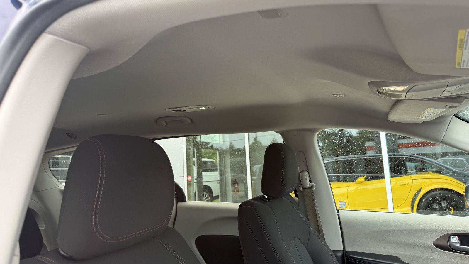 Used 2017 Chrysler Pacifica LX FWD image 12