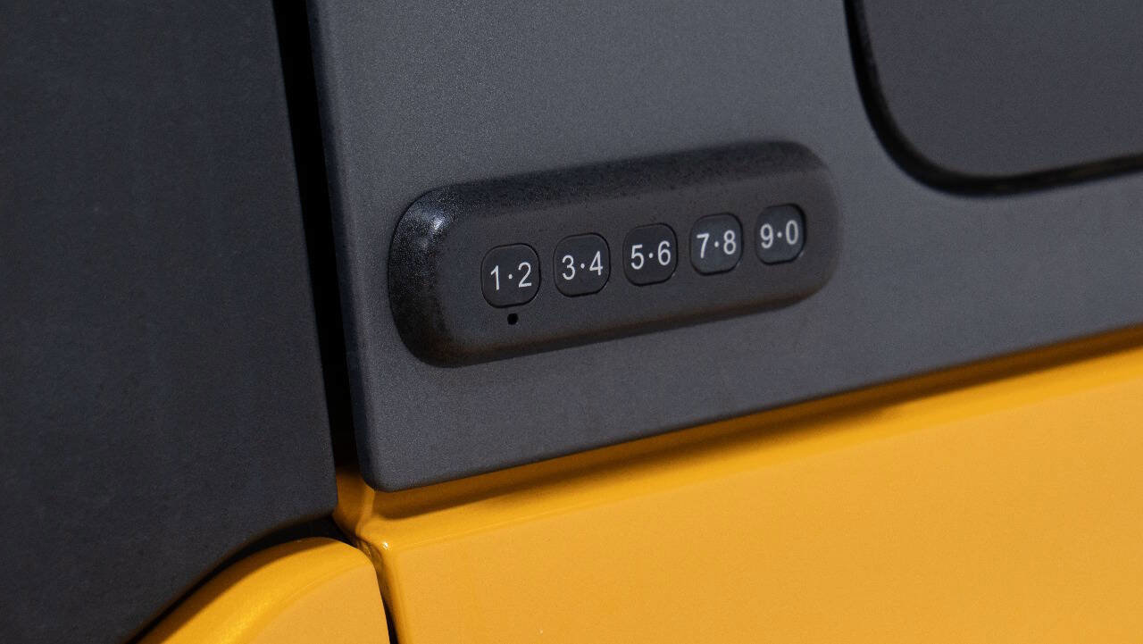 Used 2021 Ford Bronco Badlands image 37