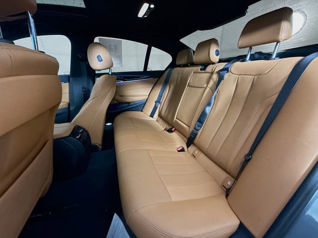 Used 2023 BMW 530e xDrive w/ Premium Package image 26