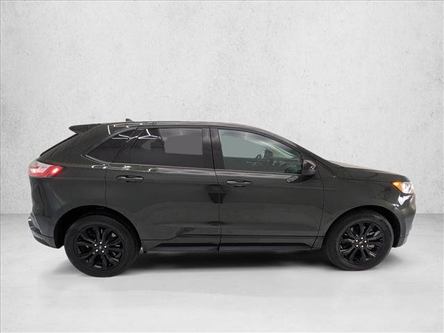 Used 2024 Ford Edge SE w/ Black Appearance Package image 4