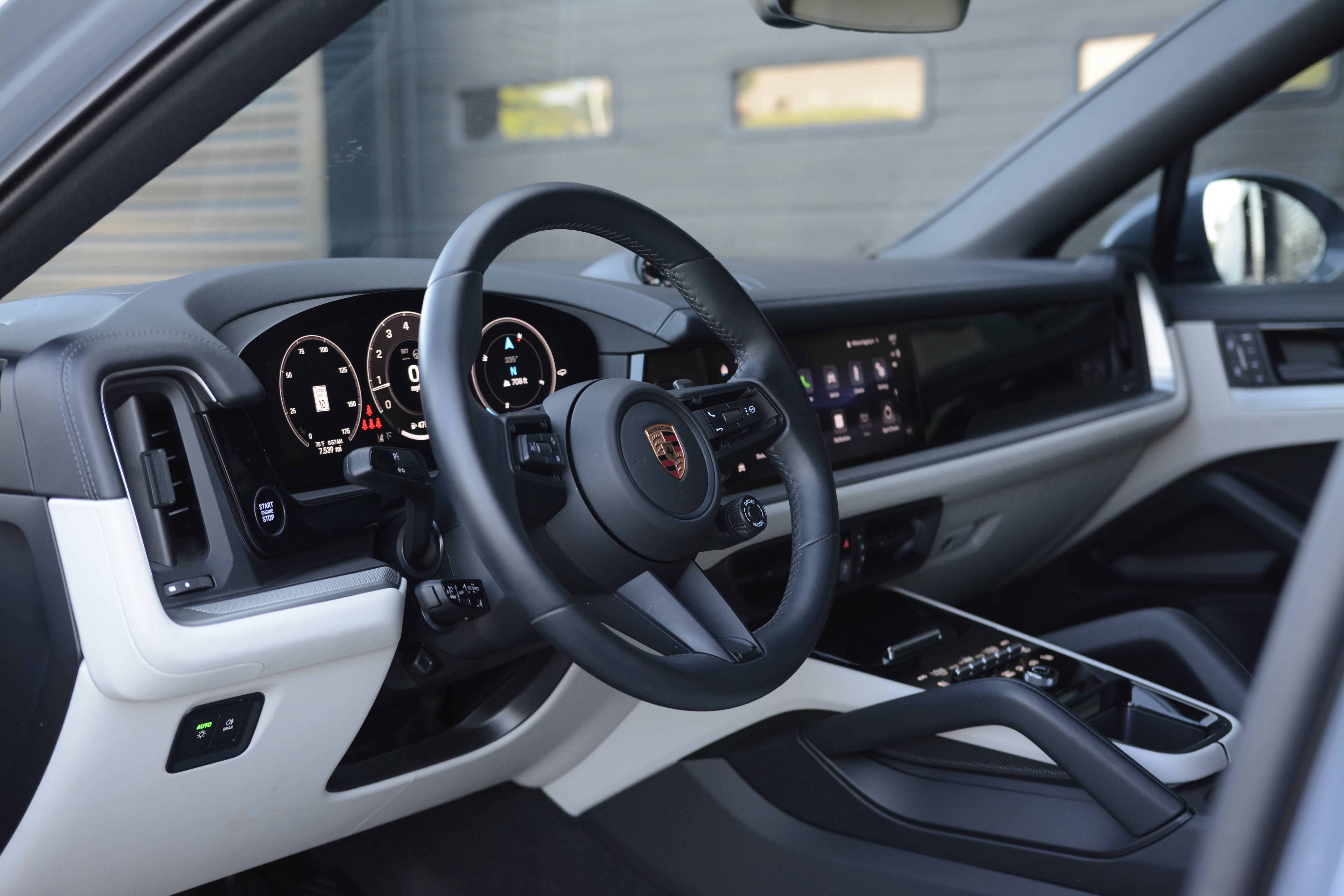 Certified 2026 Porsche Cayenne Coupe AWD/4WD image 4
