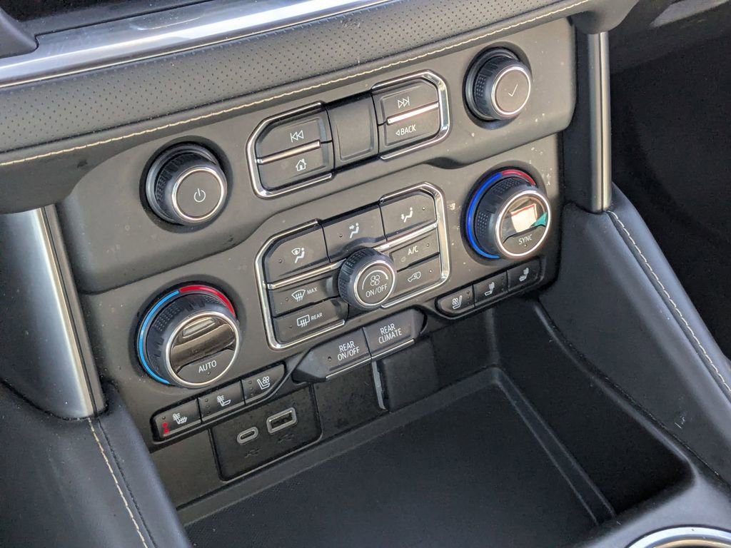 Used 2023 Chevrolet Suburban Premier image 21