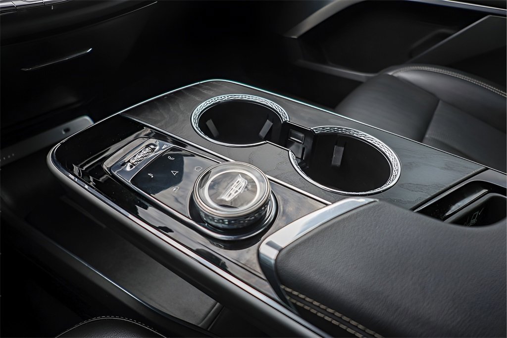 Used 2023 Cadillac Lyriq 2WD image 17