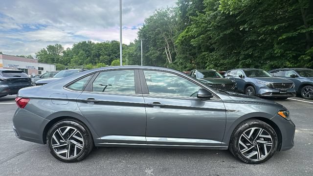 Used 2024 Volkswagen Jetta SEL FWD image 4