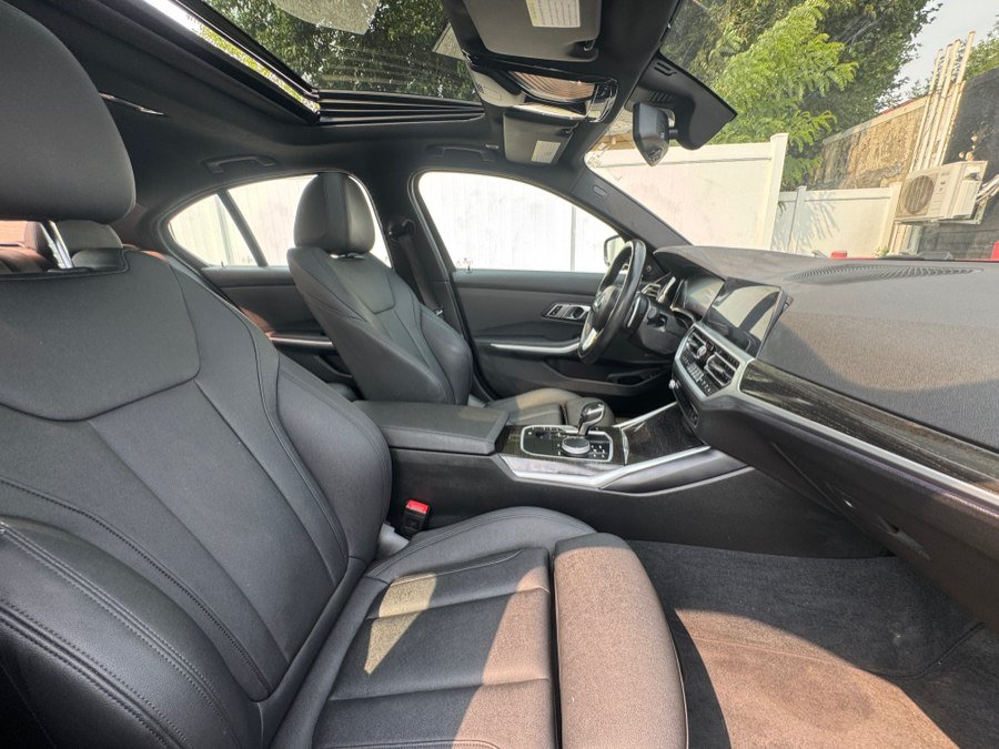 Used 2021 BMW 330i xDrive w/ Driver Assist w/ Premium Package AWD/4WD image 39