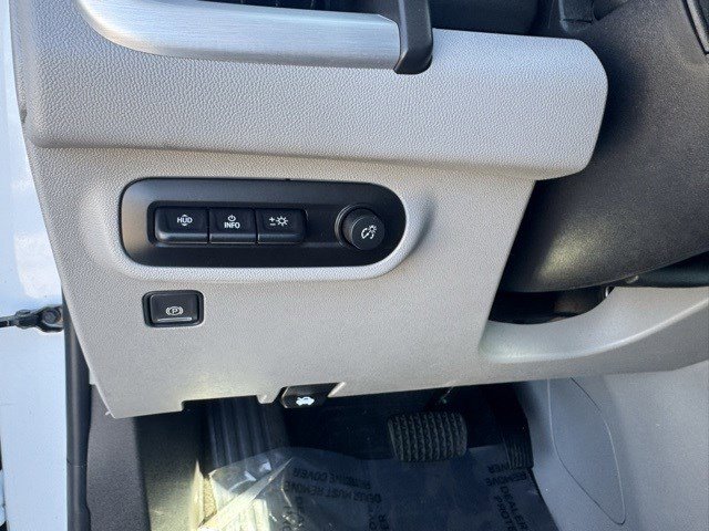 Used 2023 GMC Terrain SLT w/ Tech Package image 13