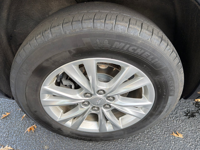 Certified 2024 Cadillac XT6 Luxury w/ LPO, Floor Liner Package AWD/4WD image 17