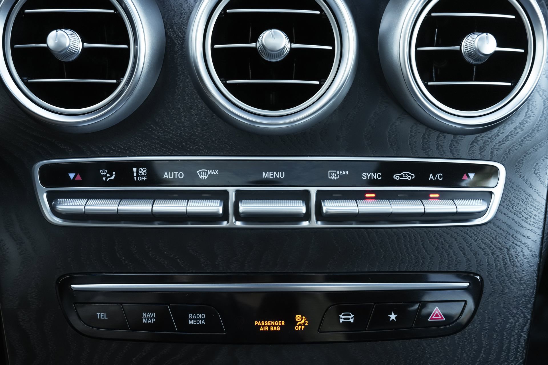 Used 2023 Mercedes-Benz GLC 300 4MATIC Coupe image 14