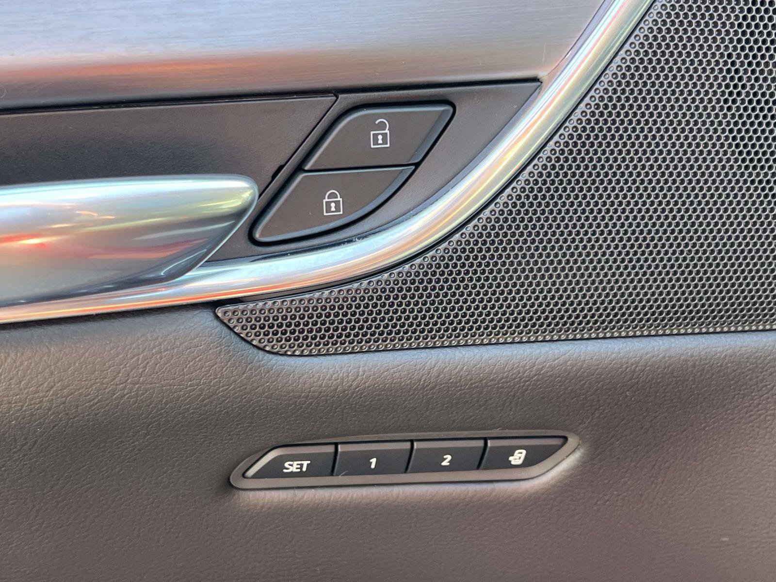 Used 2019 Cadillac XT5 Luxury FWD image 18