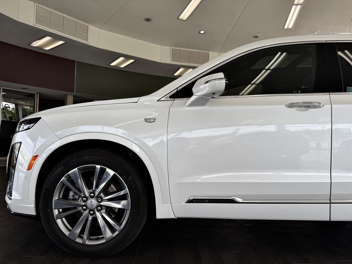 Used 2024 Cadillac XT6 Premium Luxury w/ Technology Package image 23