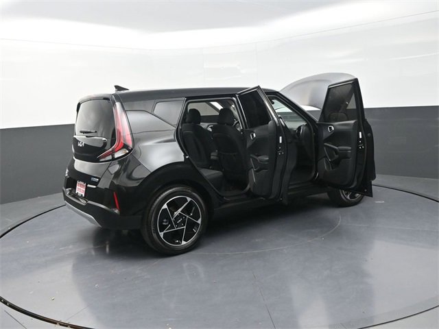 Used 2025 Kia Soul EX image 41