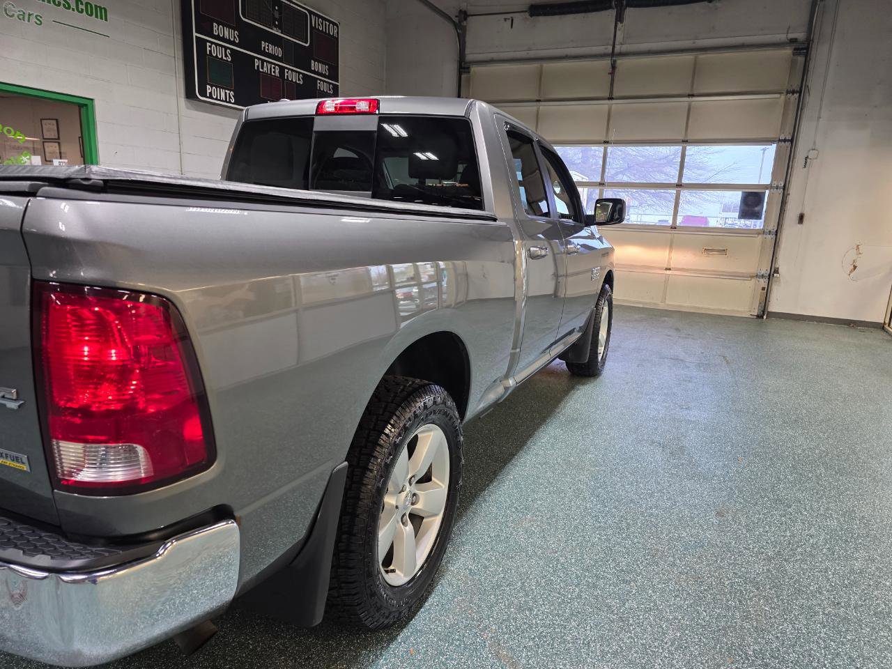 Used 2013 RAM 1500 Classic SLT w/ Premium Display Pkg image 7