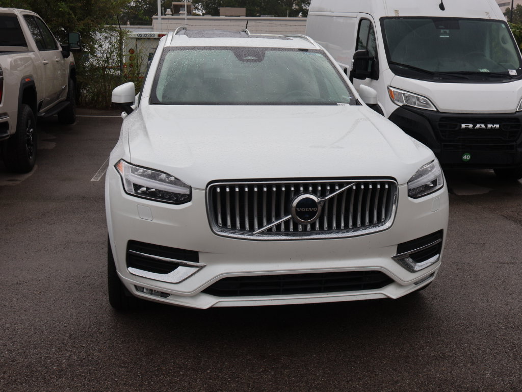 Used 2023 Volvo XC90 B6 Ultimate w/ Lounge Package AWD/4WD image 6