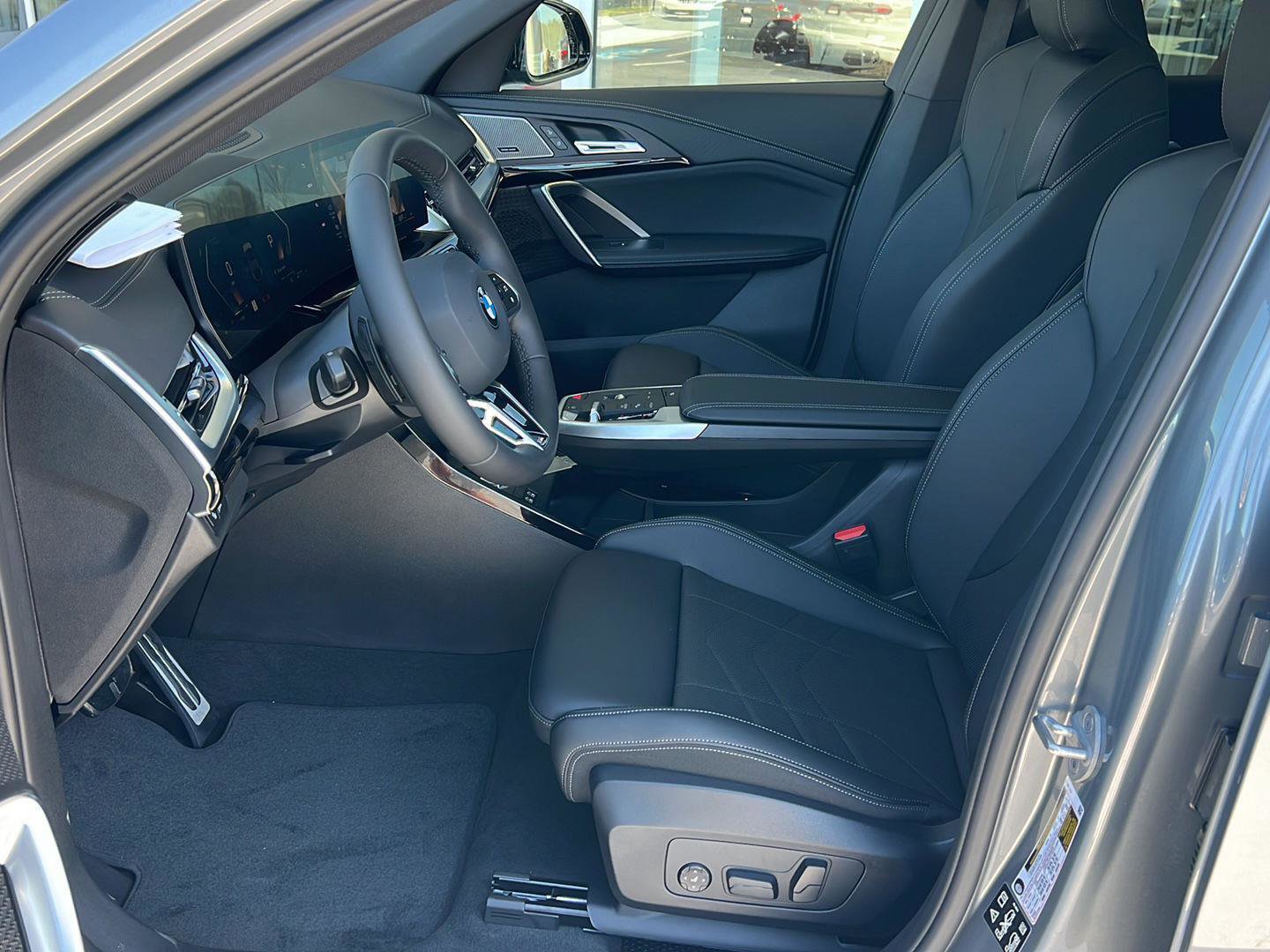 New 2026 BMW X2 xDrive28i w/ Technology Package AWD/4WD image 10