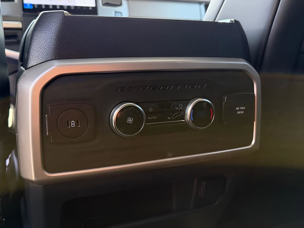 Certified 2024 Ford Expedition XLT image 27