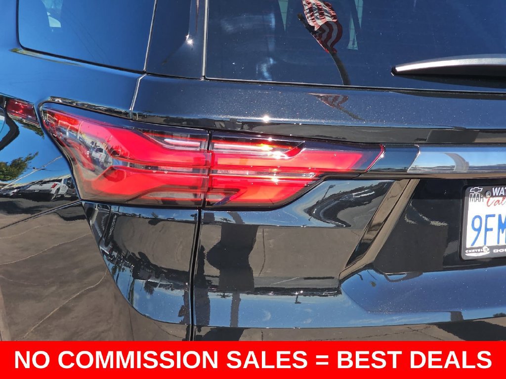 Used 2023 Chevrolet Traverse Premier w/ Redline Edition AWD/4WD image 43
