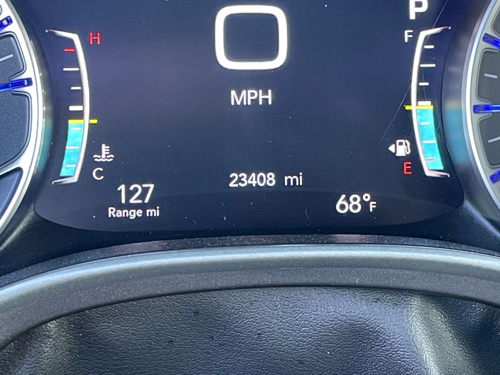 Used 2025 Chrysler Pacifica Select image 42