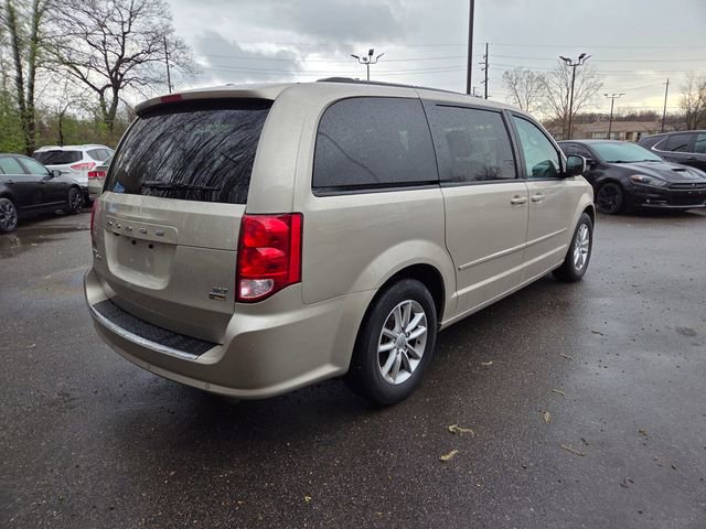 Used 2016 Dodge Grand Caravan SXT w/ Rear Park Assist Package FWD image 5