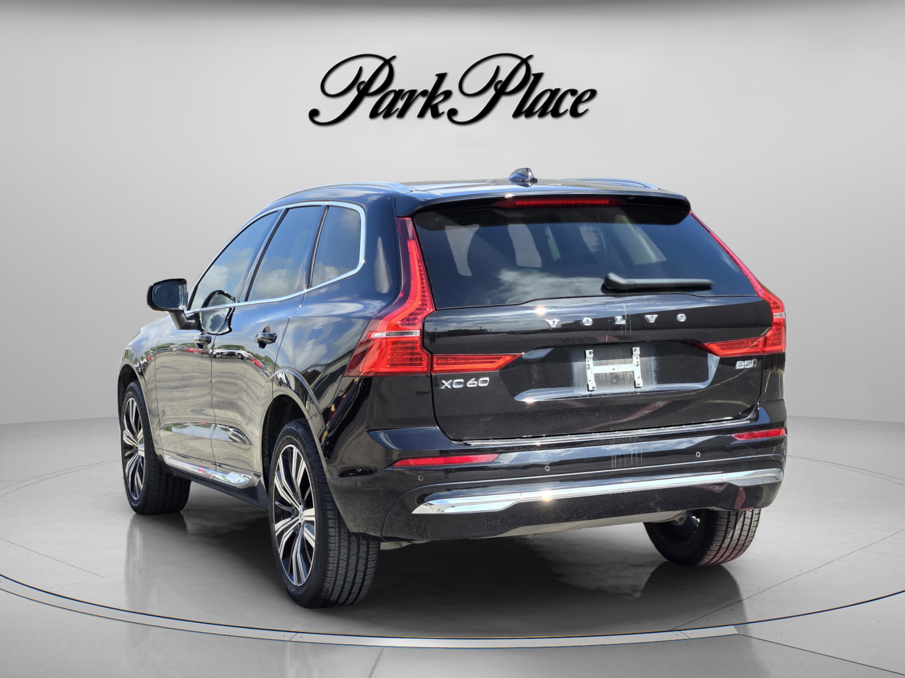 Used 2023 Volvo XC60 B5 Plus w/ Climate Package image 3