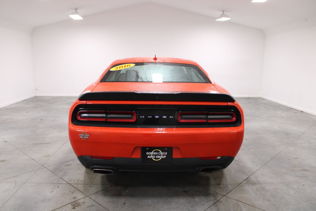 Used 2016 Dodge Challenger R/T Scat Pack w/ Leather Interior Group image 8