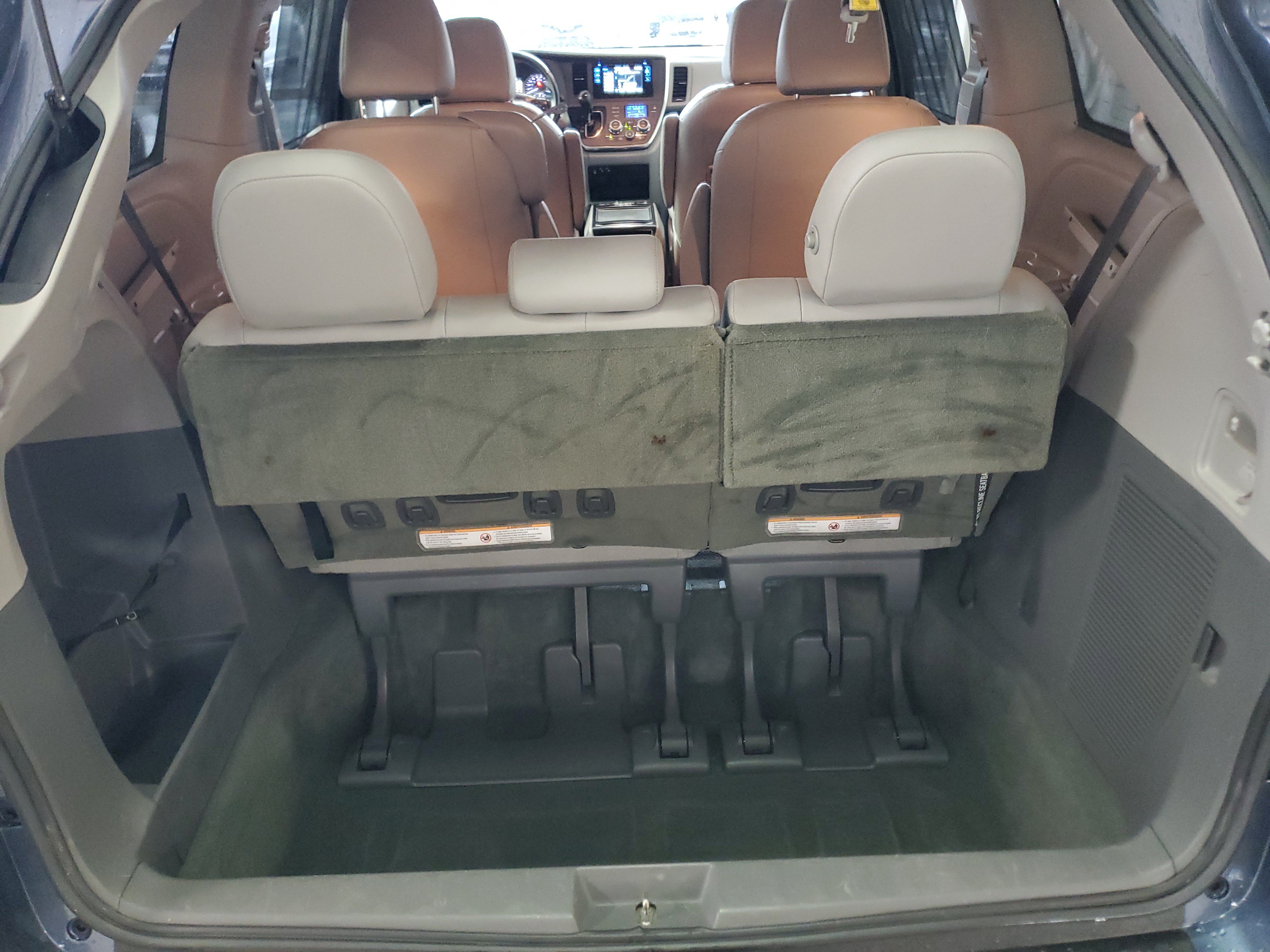 Used 2015 Toyota Sienna XLE FWD image 10