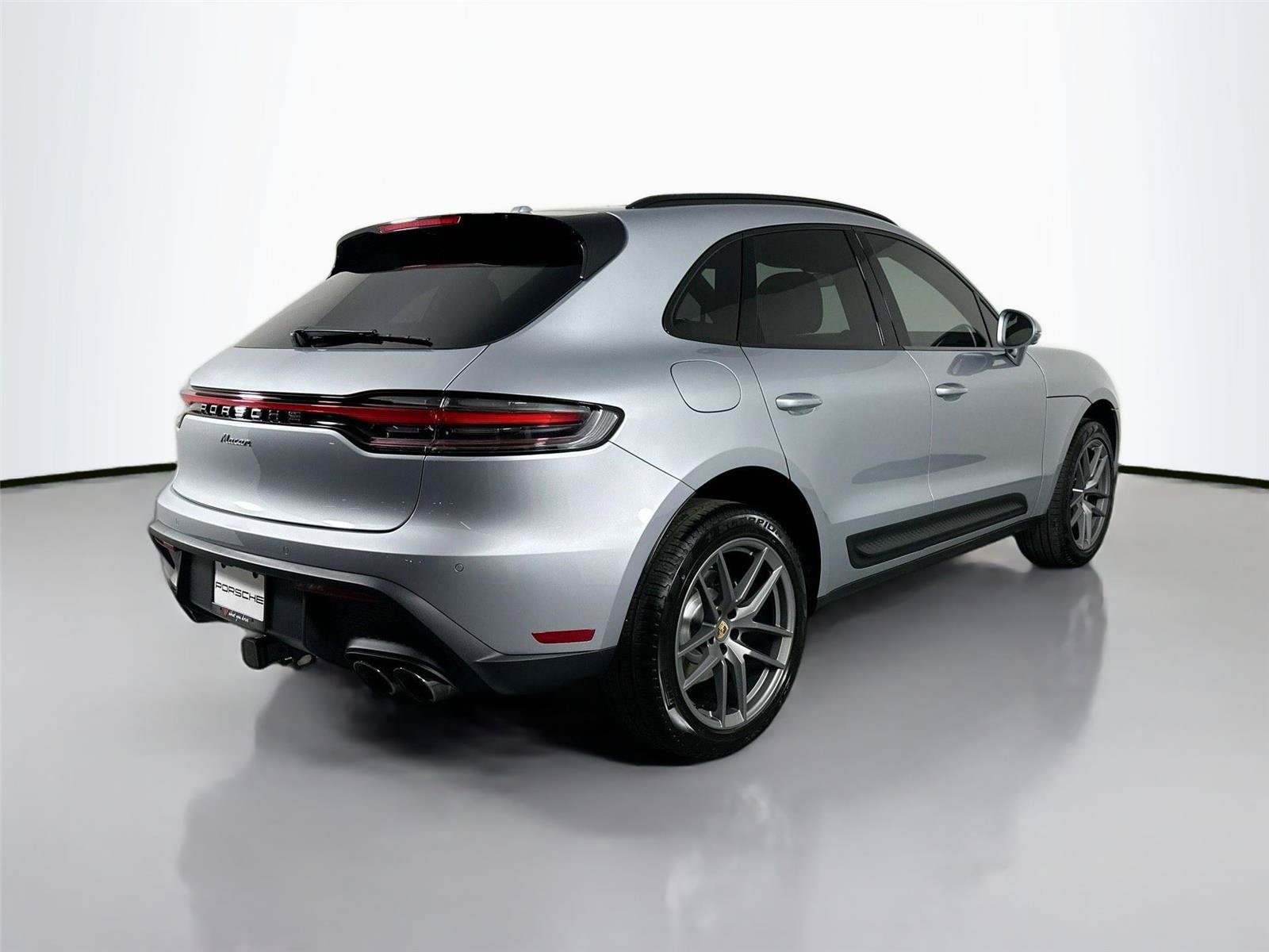 Certified 2026 Porsche Macan Turbo AWD/4WD image 7