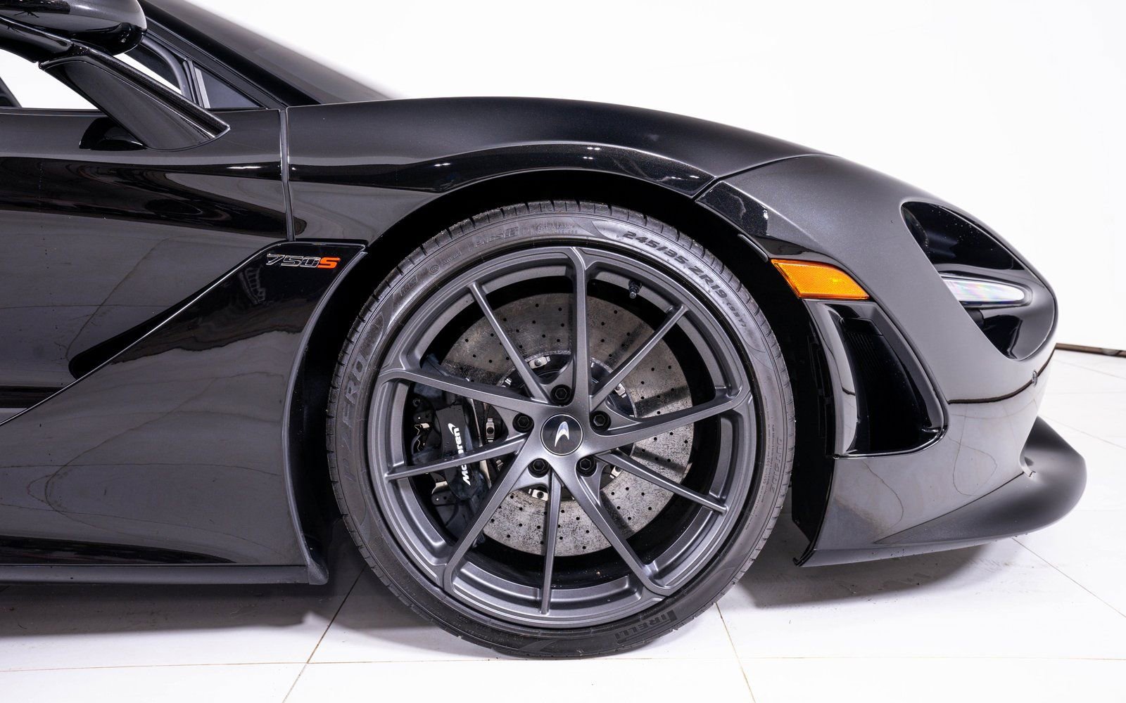 Used 2025 McLaren 750S Spider RWD image 19