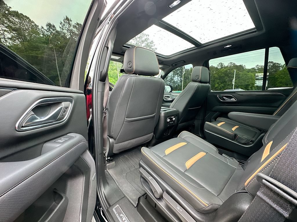 Used 2024 GMC Yukon AT4 w/ AT4 Premium Package AWD/4WD image 4