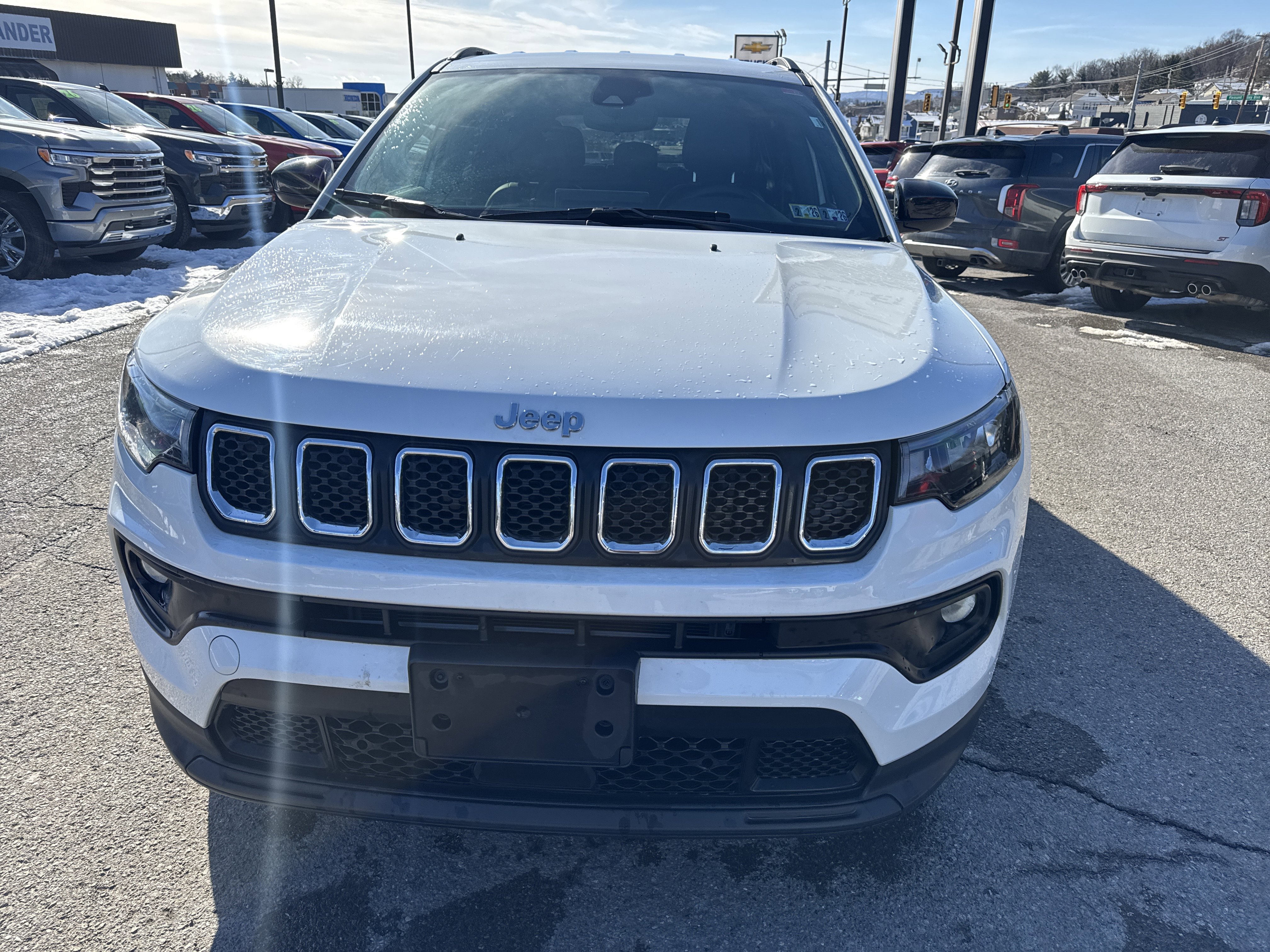 Used 2024 Jeep Compass Latitude image 9