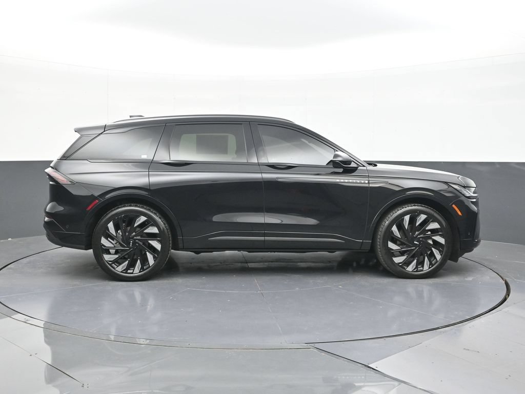Used 2024 Lincoln Nautilus Reserve w/ Equipment Group 202A AWD/4WD image 11