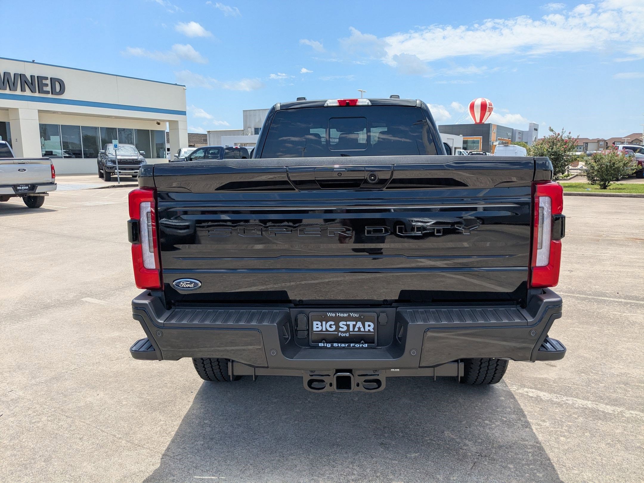 Used 2025 Ford F350 Platinum w/ FX4 Off-Road Package AWD/4WD image 5