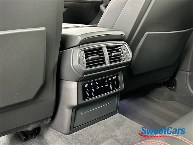 Used 2020 Lamborghini Urus Base image 39