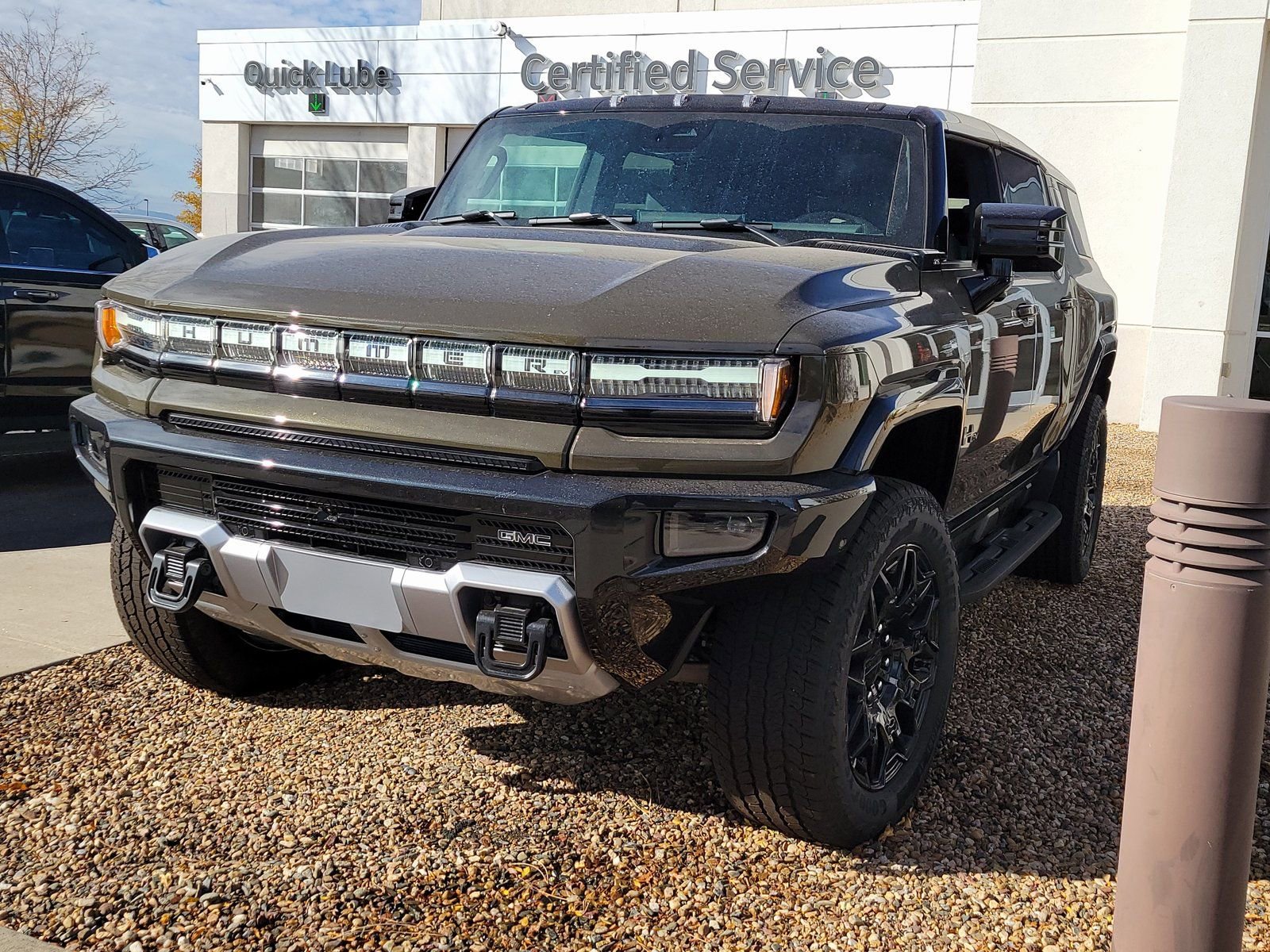 New 2026 GMC Hummer EV SUV w/ LPO, Dark Essentials Package image 7