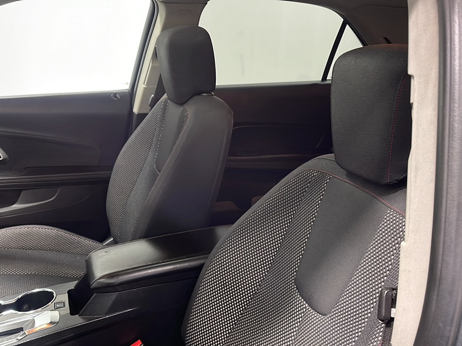 Used 2013 Chevrolet Equinox LT w/ Driver Convenience Package FWD image 2