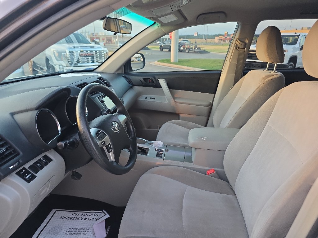 Used 2013 Toyota Highlander FWD image 6