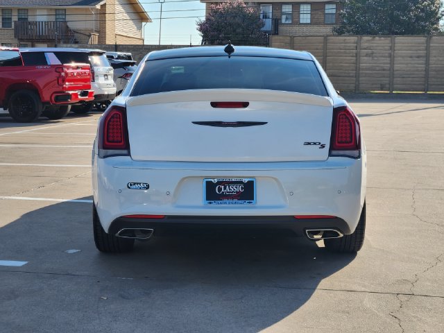Used 2023 Chrysler 300 S w/ Comfort Group RWD image 13