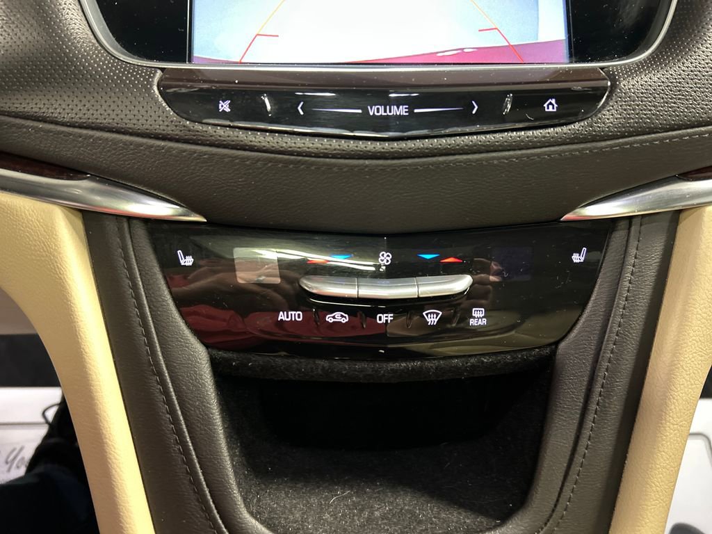 Used 2017 Cadillac XT5 Luxury w/ Driver Awareness Package image 17