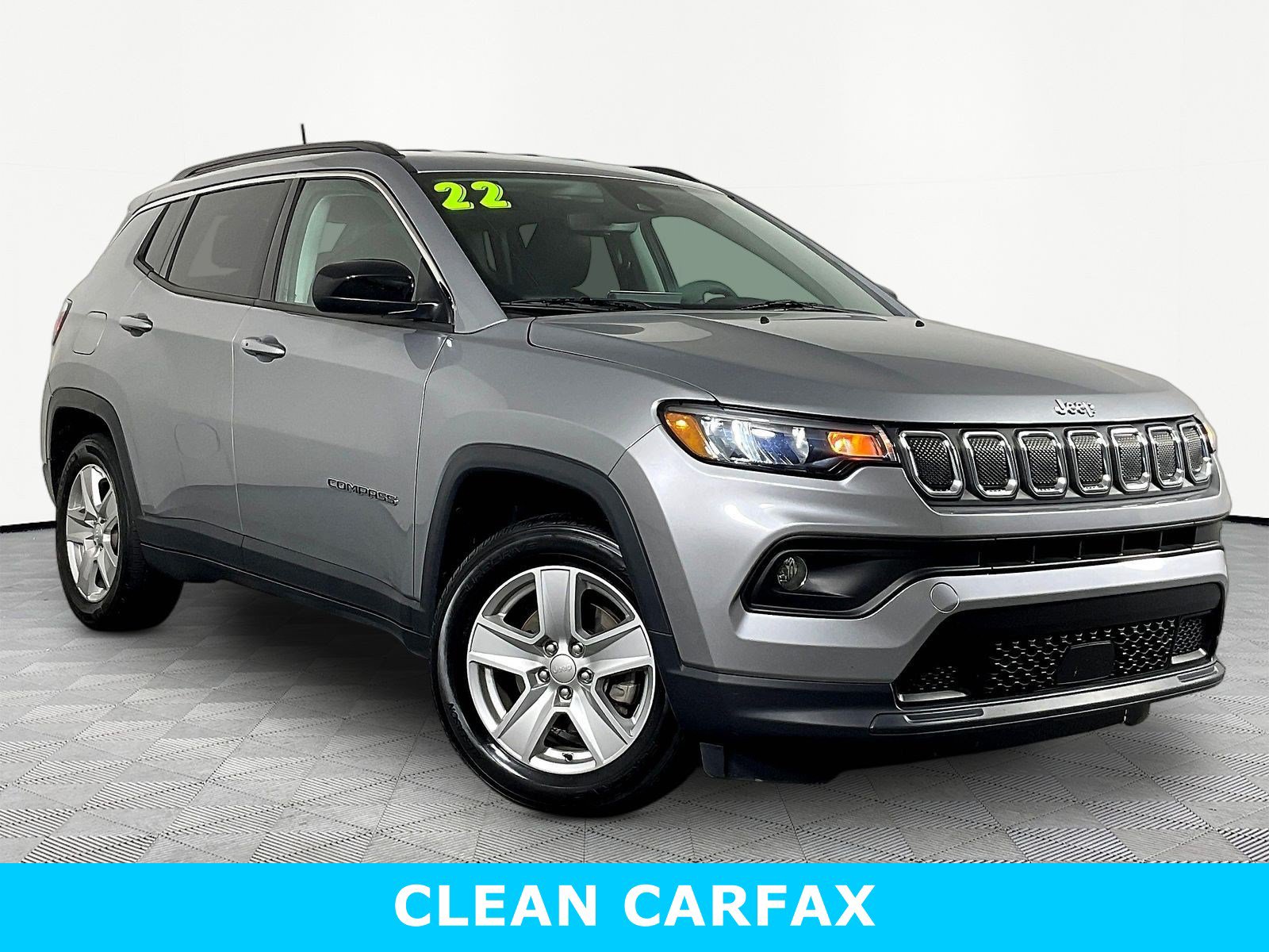 Used 2022 Jeep Compass Latitude FWD image 3