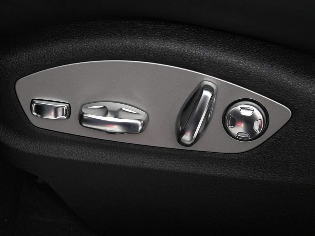 New 2026 Porsche Macan S AWD/4WD image 30