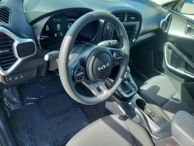 Used 2025 Kia Soul LX image 19
