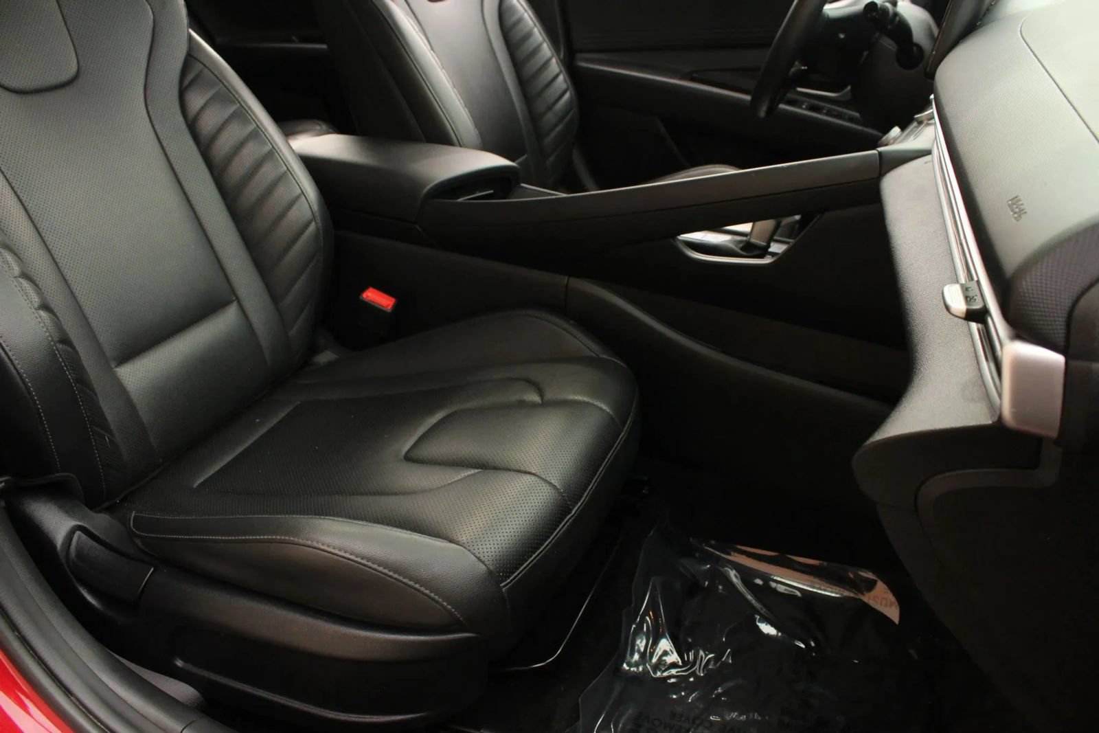 Used 2025 Hyundai Elantra Limited FWD image 26