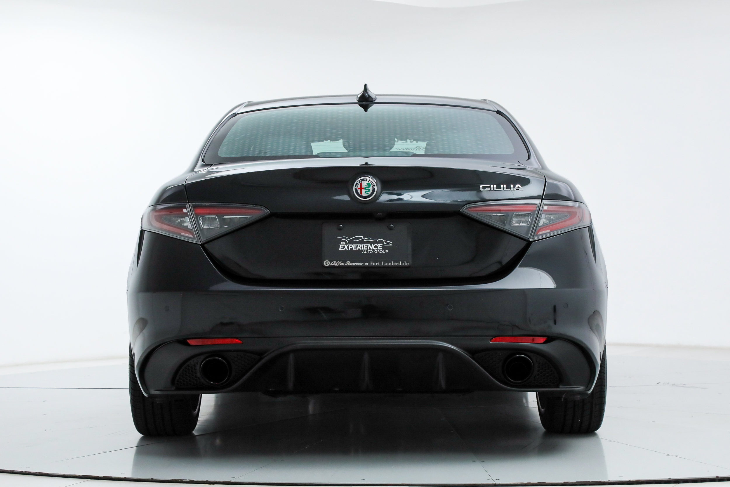 New 2025 Alfa Romeo Giulia w/ Driving Assist Package RWD image 4