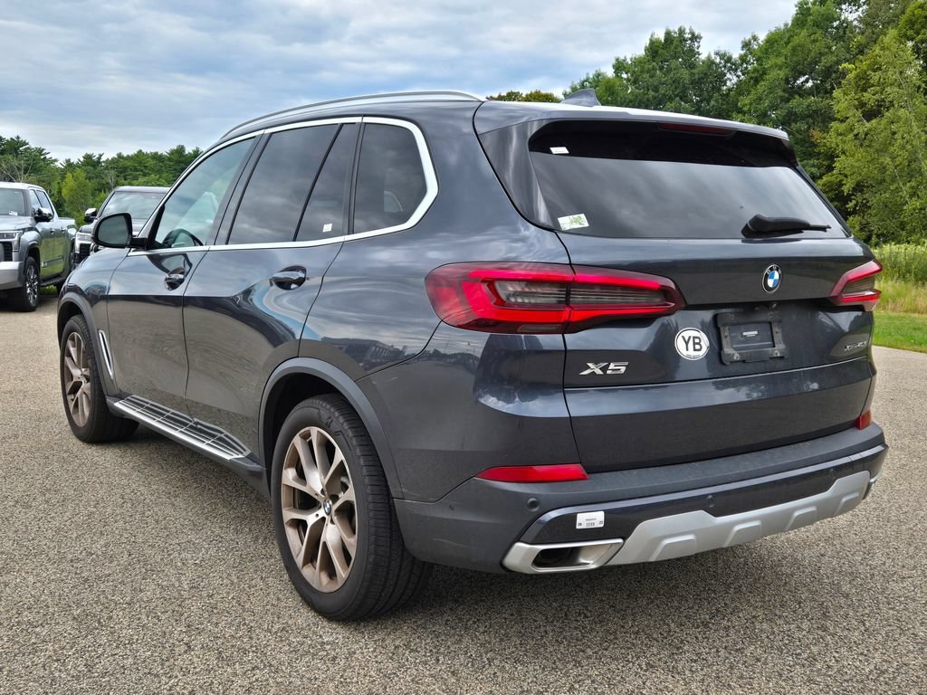 Used 2021 BMW X5 xDrive40i w/ Executive Package AWD/4WD image 3